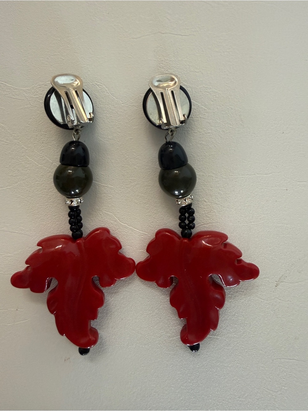 ANGELA CAPUTI Resin Leaf Drop Clip-on Earrings
